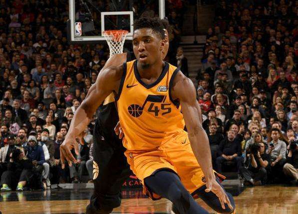 场简单的比 场简单的比